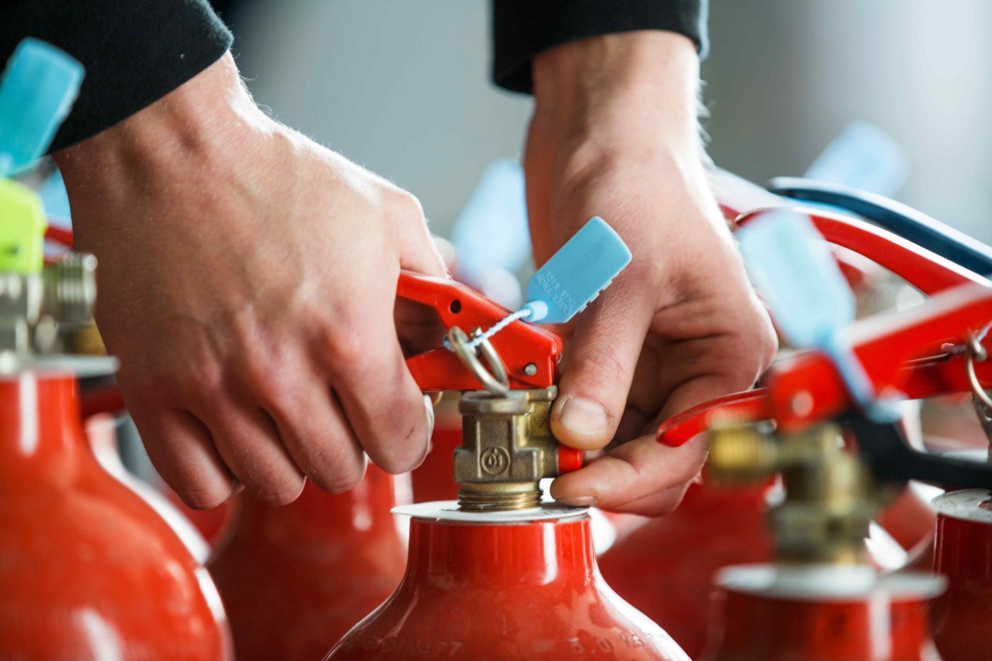 Kontroll av brannslukkingsapparat og brannalarmer